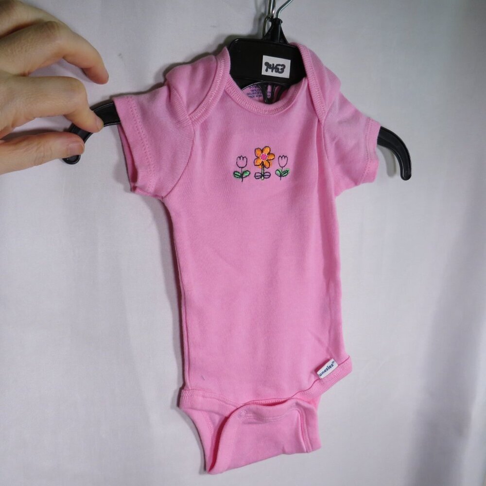 Baby Flowers Pink Bodysuit embroidered 0-3mts Carter's